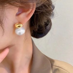 EARRINGS French Elegant Gold Color Bean Spliced Flat Pearl Earrings JEWE…